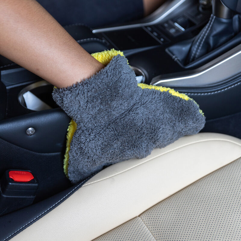 Chemical Guys The Stranger Helpful Handy Mitt CHGMIC510