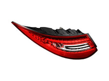 Load image into Gallery viewer, Taillight Lens