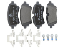 Load image into Gallery viewer, Brake Pad Set