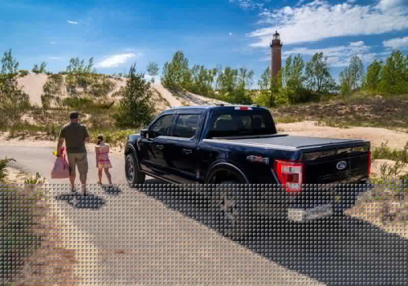 Roll-N-Lock 2022 Toyota Tundra Crew Cab/Double Cab 66.7in M-Series Retractable Tonneau Cover RNLLG575M