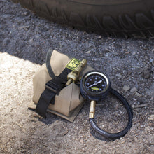 Load image into Gallery viewer, Rapid Air Deflator (R.A.D.) 3 PSI Increments Goes Down To 8 PSI Solid Brass Storage Case Smittybilt