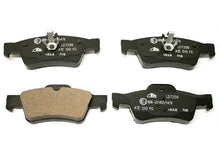 Load image into Gallery viewer, Brake Pad Set