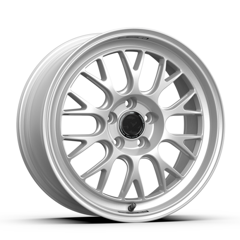 fifteen52 Holeshot RSR 18x8.5 5x112 42mm ET 57.1mm Center Bore Radiant Silver FFTRSHRS-88551+42