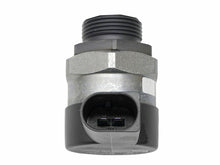 Load image into Gallery viewer, Fuel Pressure Regulator