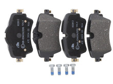 Load image into Gallery viewer, Brake Pad Set