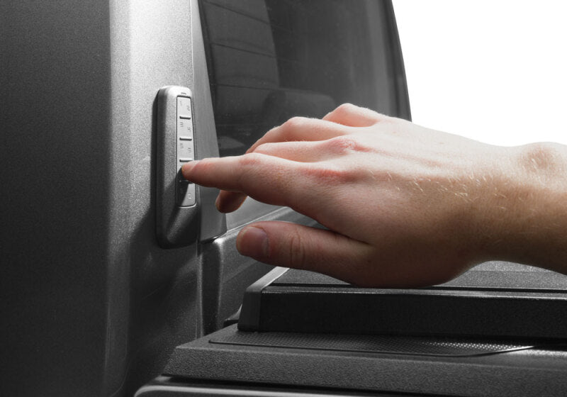 Retrax 21-23 Ford F-150 SuperCrew/Super Cab 5.5ft. Bed Retrax EQ RTXEQ0378