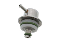 Load image into Gallery viewer, Fuel Pressure Regulator