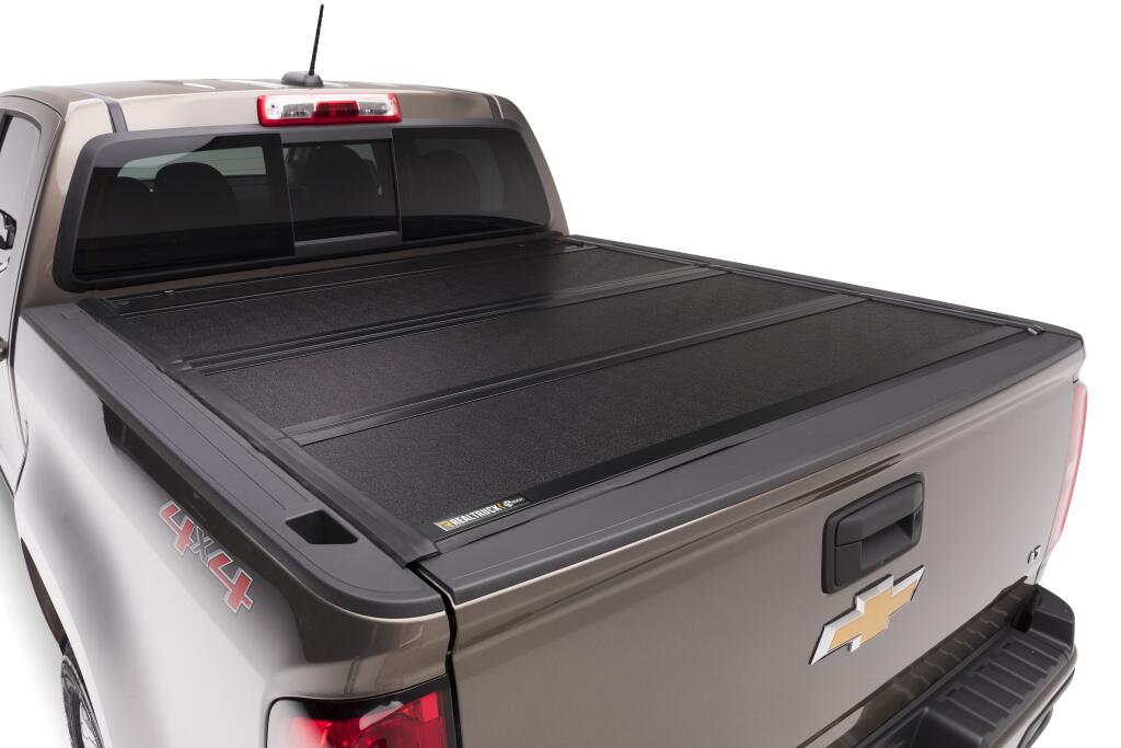 BAK-BAKFlip-G2-2016-Chevrolet-Colorado-Studio-07_RT.jpg