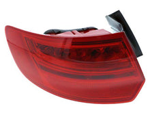 Load image into Gallery viewer, Taillight