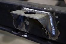 Load image into Gallery viewer, Rust Buster 1987-1995 Jeep Wrangler YJ Body Mount Brackets RB2016