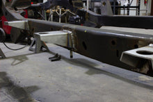 Load image into Gallery viewer, Rust Buster 1997-2006 Jeep Wrangler TJ &amp; Wrangler Unlimited LJ Body Mount Brackets RB4018