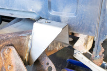 Load image into Gallery viewer, Rust Buster 1988-1998 Chevrolet &amp; GMC C/K 1500 &amp; 2500 Bed and Cab Mount Brackets RB7306