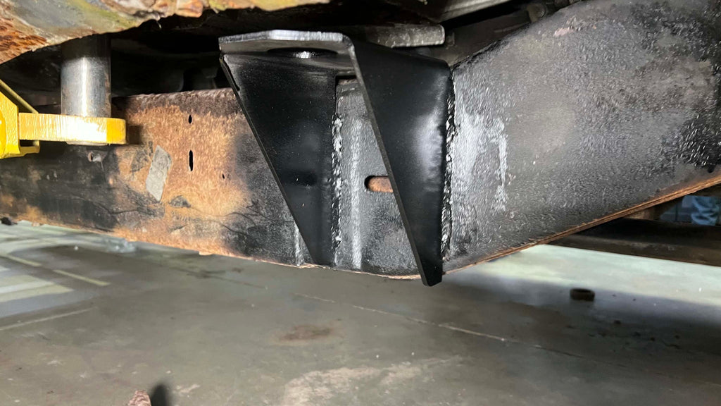 Rust Buster 1988-1998 Chevy & GMC C/K 1500/2500 Mid Cab Mount (Small) RB7310