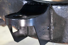 Load image into Gallery viewer, Rust Buster 1999-2013 Chevy Silverado&amp; GMC Sierra Center Cab Mount RB7325
