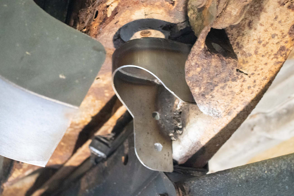 Rear Body Frame Mount For Avalanche/Suburban/Yukon Rust Buster Frameworks