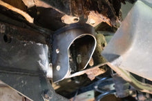 Load image into Gallery viewer, Rear Body Frame Mount For Avalanche/Suburban/Yukon Rust Buster Frameworks