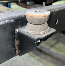 Load image into Gallery viewer, Rust Buster 2004-2012 Chevy Colorado &amp; GMC Canyon Center Cab Body Mount RB7508