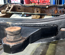 Load image into Gallery viewer, Rust Buster 2004-2012 Chevy Colorado &amp; GMC Canyon Front Cab Body Mount RB7509