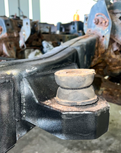 Load image into Gallery viewer, Rust Buster 2004-2012 Chevy Colorado &amp; GMC Canyon Front Cab Body Mount RB7509
