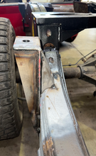Load image into Gallery viewer, Rust Buster 2004-2012 Colorado Front Bed Mount RB7512