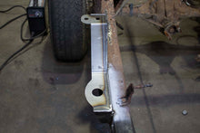 Load image into Gallery viewer, Cab and Bed Mount For 94-04 Chevy S10/GMC Sonoma Driver Side Rust Buster Frameworks
