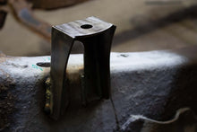 Load image into Gallery viewer, Bed Mount For 94-04 Chevy S10/GMC Sonoma Rust Buster Frameworks