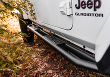 Load image into Gallery viewer, Rampage_Trailcrawlerstep_JeepGladiator_88736_lifestyle1.jpg