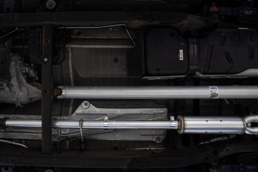 3.0 inch Cat-Back 2.5 inch Dual Split Rear Quad Carbon Fiber Tips 4.0 inch OD Dual Out 19-24 Silverado/Sierra 1500 MBRP