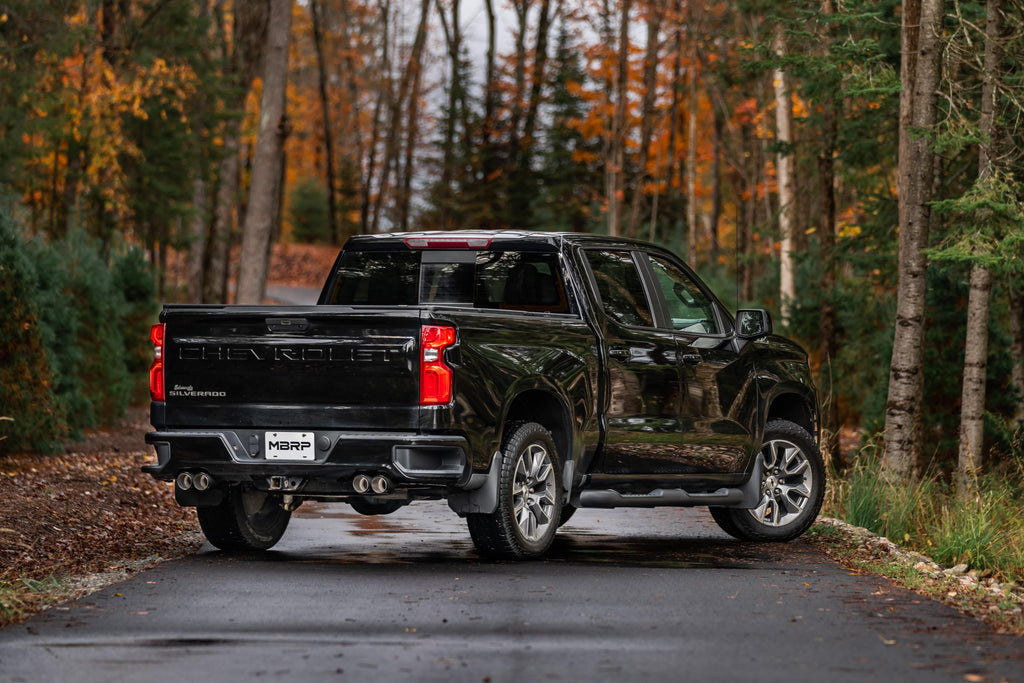 3.0 inch Cat-Back 2.5 inch Dual Split Rear Quad Carbon Fiber Tips 4.0 inch OD 19-23 Silverado/Sierra 1500 Dual Out MBRP