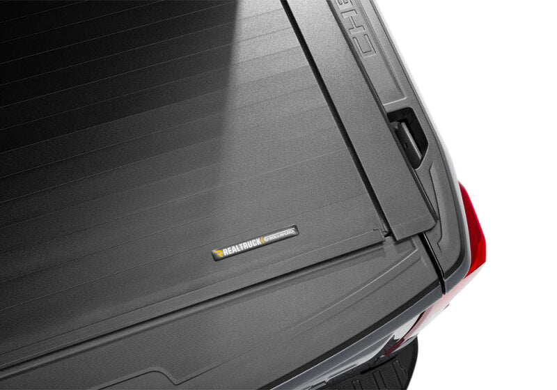 Roll-N-Lock 2019 Chevy Silverado 1500 68-3/8in E-Series Retractable Tonneau Cover RNLRC223E
