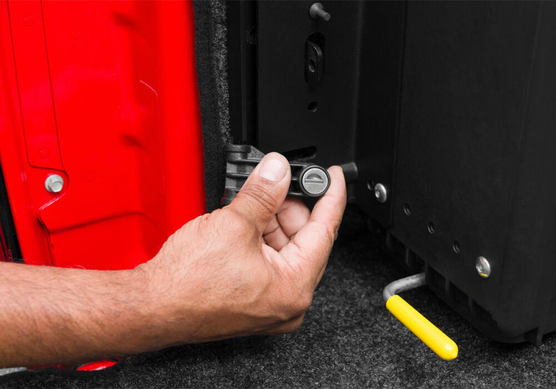 UnderCover 15-20 Ford F-150 Drivers Side SwingH1128-H1157 Case - Black Smooth UNDSC203D