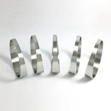 Load image into Gallery viewer, Stainless Bros 3.0in x 1D/3in CLR Tight Radius 16 Gauge Pie Cut - 5pk STB609-07601-0016