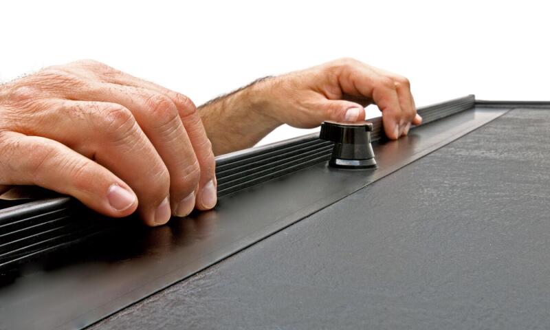 Roll-N-Lock 2022 Toyota Tundra Crew Cab/Double Cab 66.7in M-Series Retractable Tonneau Cover RNLLG575M