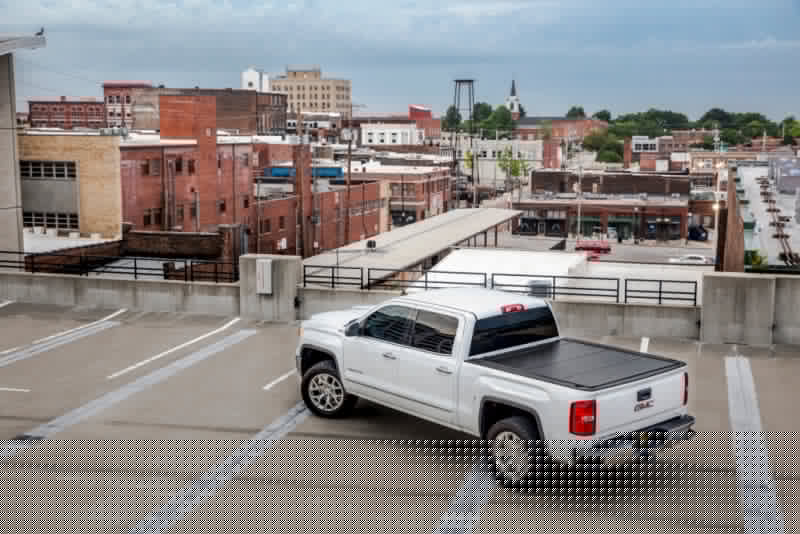 UnderCover 2021+ Ford F-150 Crew Cab 5.5ft Ultra Flex Bed Cover UNDUX22029