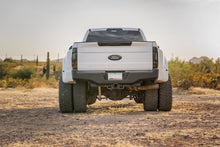 Load image into Gallery viewer, ici-alumilite-bumper-rbm01fdn-lifestyle4.jpg