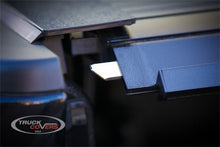 Load image into Gallery viewer, cover-features-06.jpg